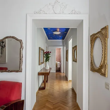 Illuminati House Apartament *